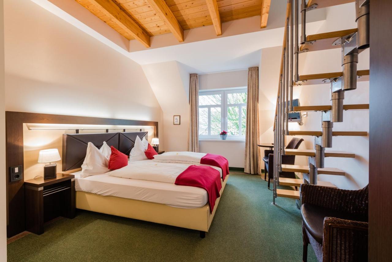 Hotel Am Fischerhafen Ditzum Extérieur photo