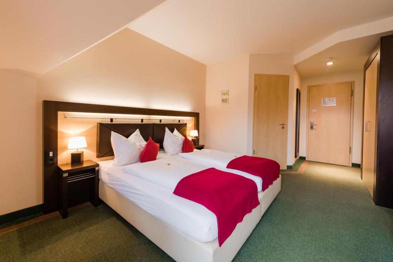 Hotel Am Fischerhafen Ditzum Extérieur photo